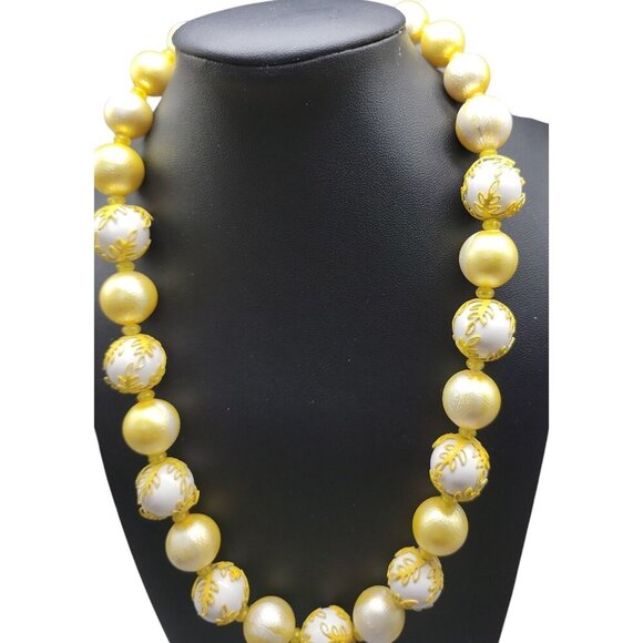 Hong Kong Ornate Detailed Beaded Necklace Handcrafted Yellow & White Beads 20" - Picture 10 of 14